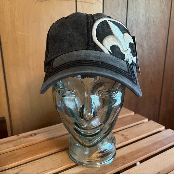 Matte Black Fleur de Lis Cap - Picture 1 of 9